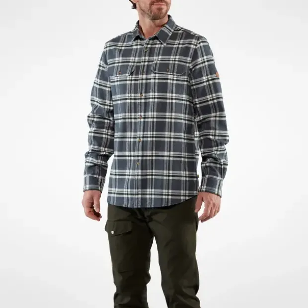 Skjorte til herreFjällräven Övik Heavy Flannel 555-23