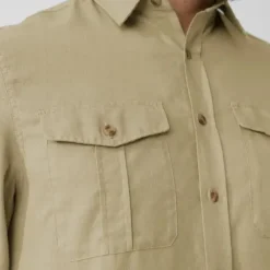 Skjorte til herreFjällräven Övik Travel Shirt 195